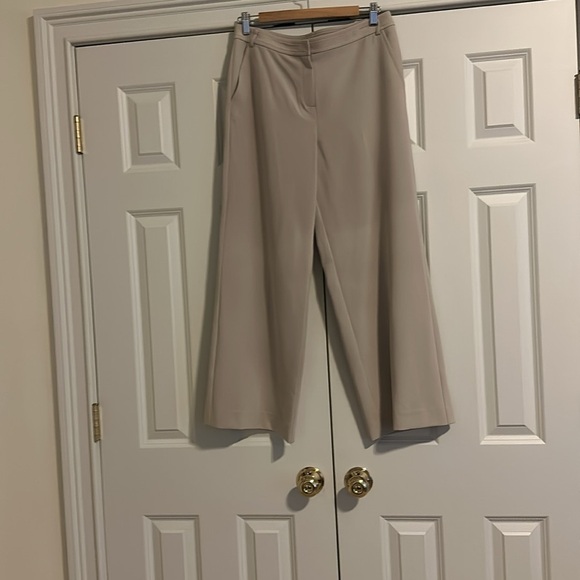 St. John Crepe Elegant Tan Ankle Straight-Leg Pants Sz8 - Picture 2 of 8